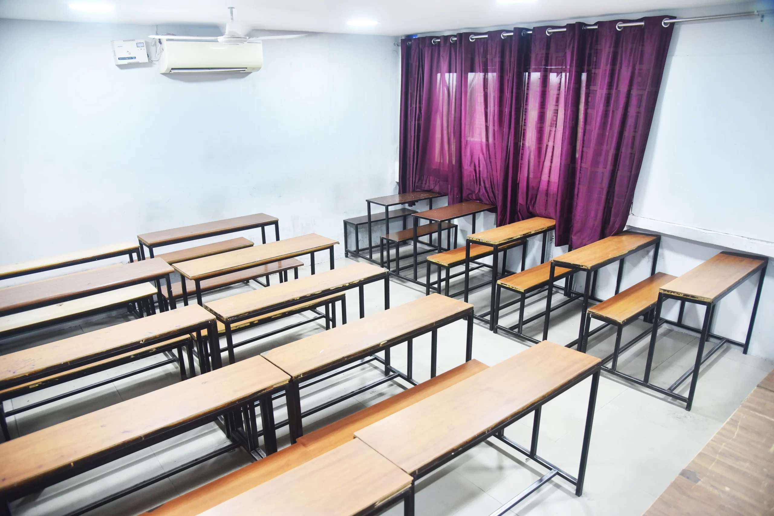 Image showcasing a classroom at Zetta Career Institute.