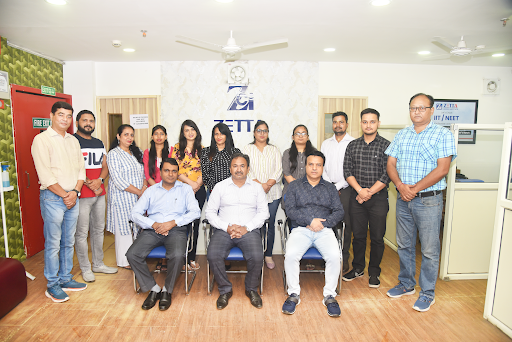 Image showcasing all the faculty members at ZCI.